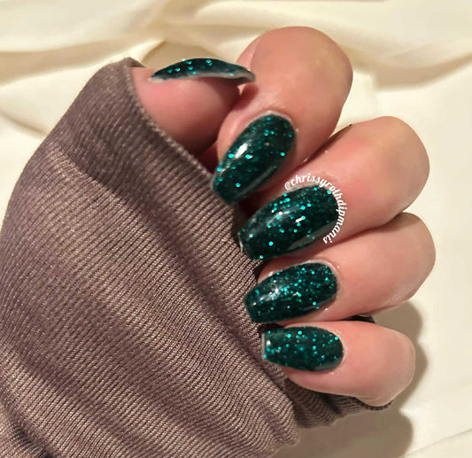 Emerald Dreams - Deep Green Glitter Dip & Acrylic Powder for Salon Quality Nail Art at Home, Long-Lasting 0.25 oz Jar, Cruelty Free.