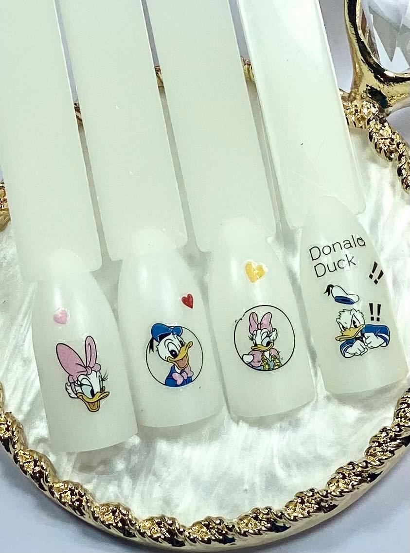Donald & Daisy Nail Stickers