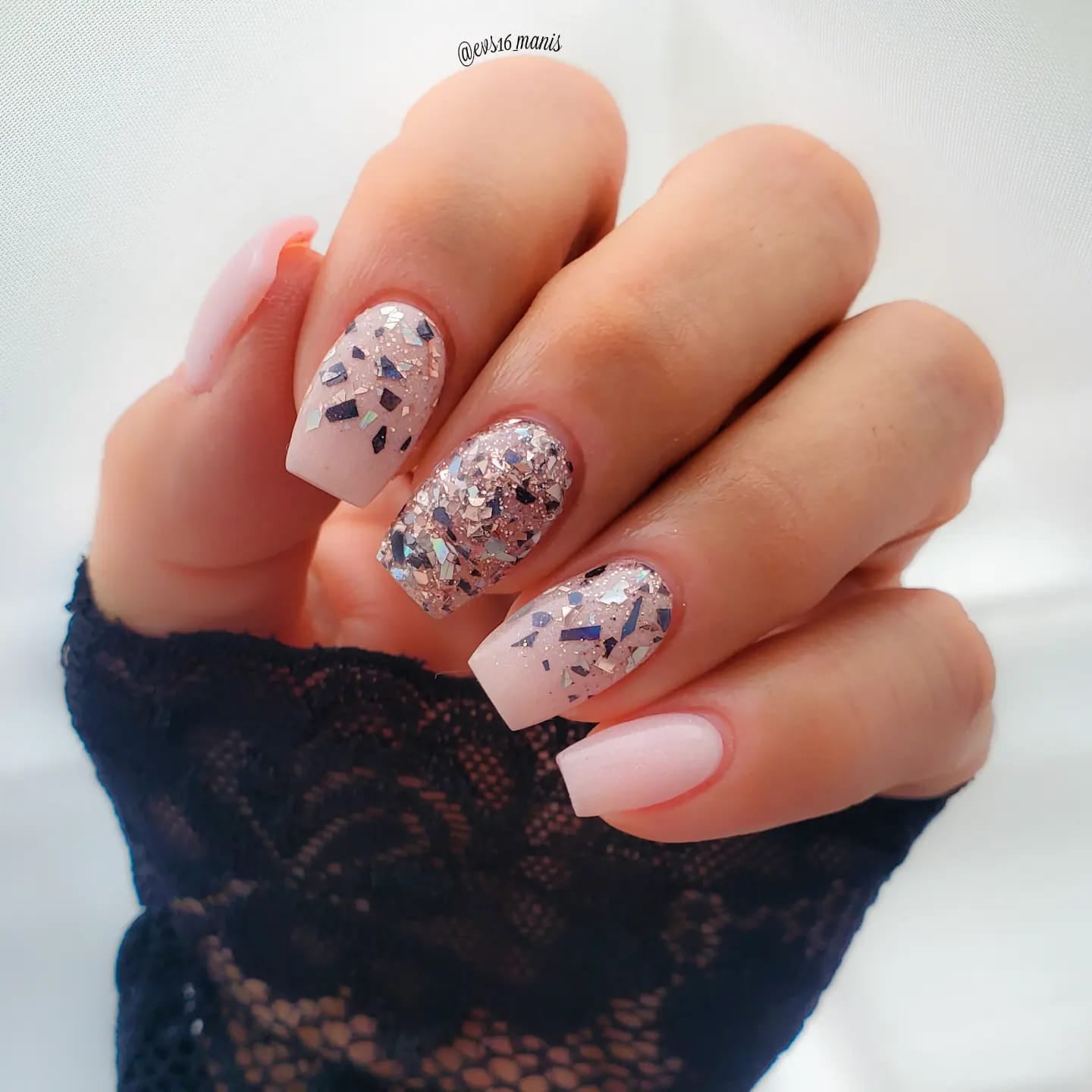 Black, silver and gold dip powder