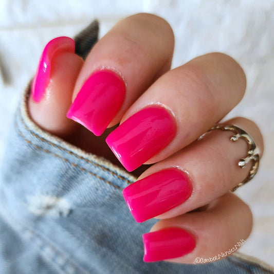 Hot pink dip powder