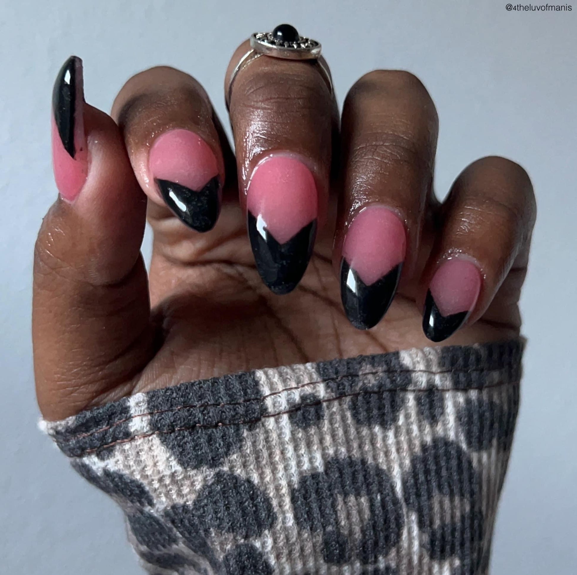 Black Dip Powder