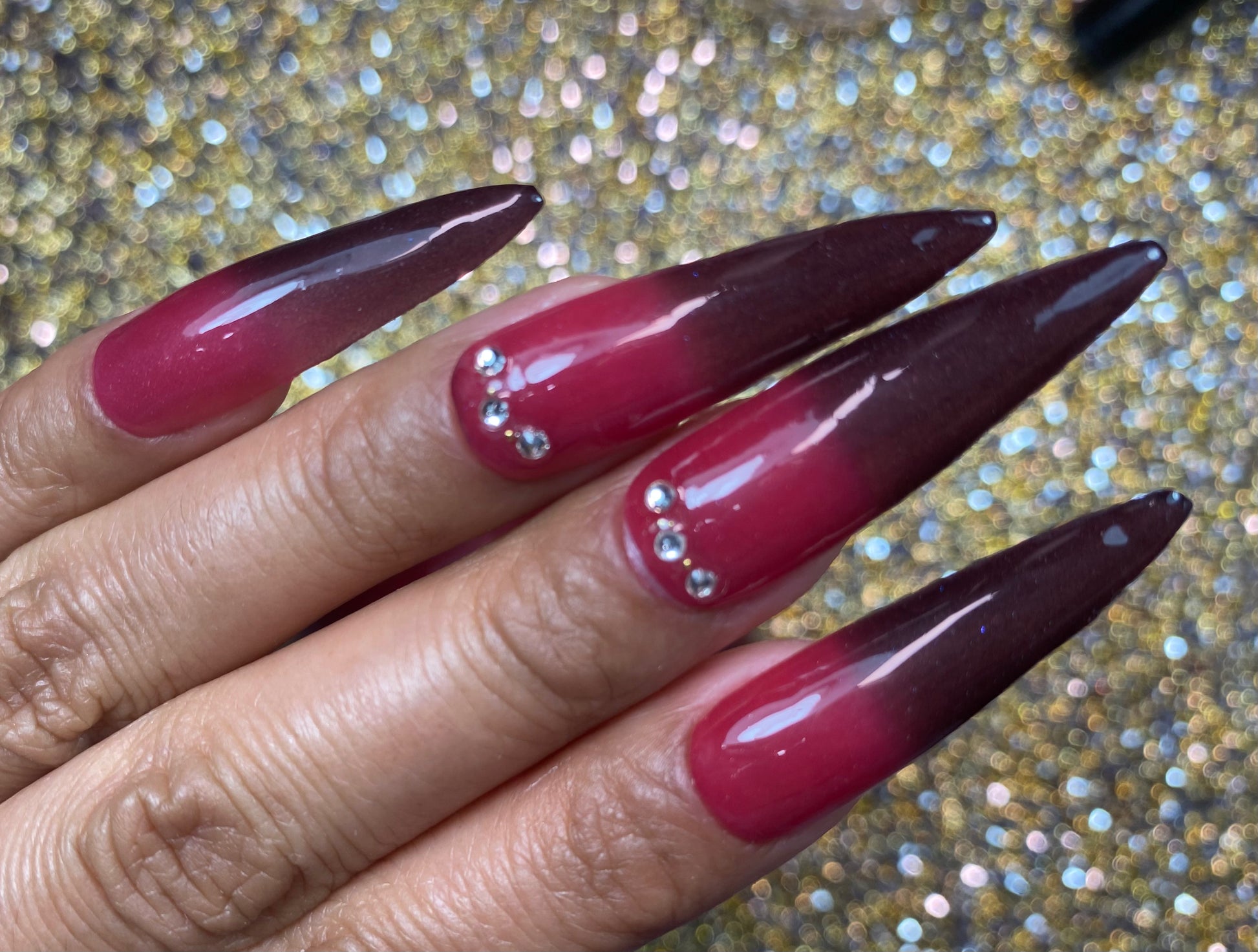 Maroon and Red Thermal Dip Powder